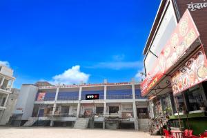 SPOT ON by OYO NEW S.M. Galaxy