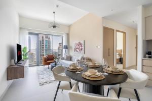 Iconic Burj Views l Elegant 2BR at Burj Royale