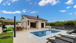 Villa Shaula 2 by Villas Guide