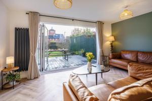 3 Bed in Swansea oc-m34489