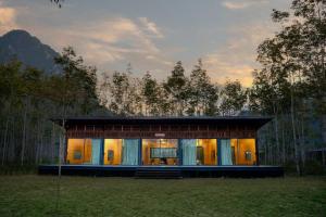 Blue Diamond Retreat