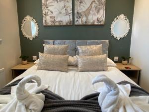 Contractor Friendly 3 Bed House In Bedford With Parking & WiFi