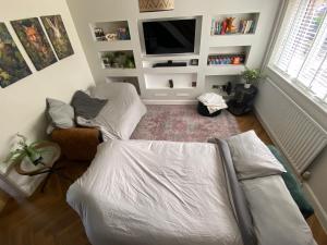 Contractor Friendly 3 Bed House In Bedford With Parking & WiFi