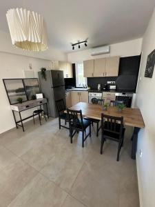 Mari House-close to the beach