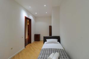 Spacious 3BR Apartment Near Vere Park - by Wehost