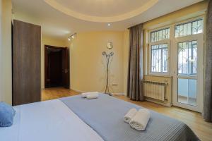 Spacious 3BR Apartment Near Vere Park - by Wehost