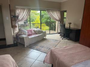 The Country Hole Haven