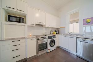 Sea Breeze Beachfront- BBQ Laundry Terrace