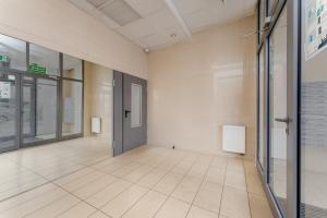 Tauron Arena Homely Apartment by BookingHost