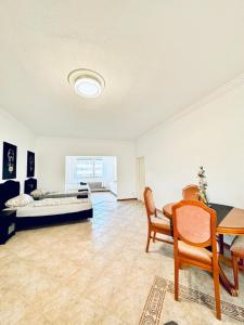 Cozy Rooms in a Villa for Groups, 16-Mins to Blumengärten