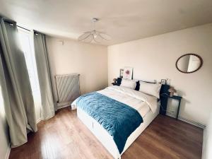 2 bedroom house Croix Centre