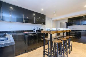 Headingley Hub - 8-Bedroom Home for Large Groups - Pass the Keys