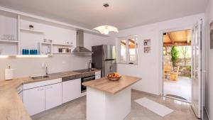 Villa None Kate by Villas Guide