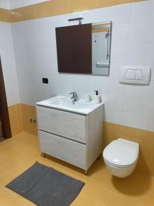 Giuly Green house Metro M2 4 Stops Navigli