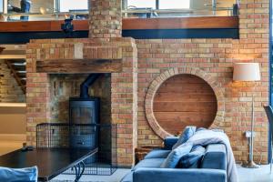 Finest Retreats - Big Barn at Dairy Cottages