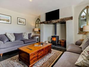 5 Bed in Eglwysbach 48169