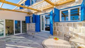Villa Blue by Villas Guide