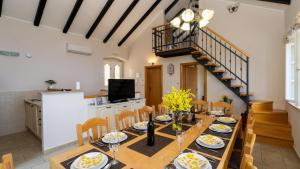 Villa Dia by Villas Guide