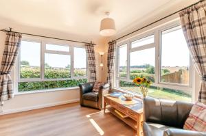 4 Bed in Woolage Green oc-f29907