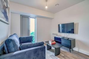 1 Bed Flat in Eccles 1 Min Walk to Train & Tram