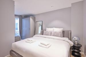 Modern with terrace & 4 spacious bedrooms