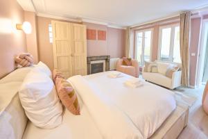 Modern with terrace & 4 spacious bedrooms