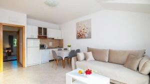 Apartment Azzurro 2 by Villas Guide