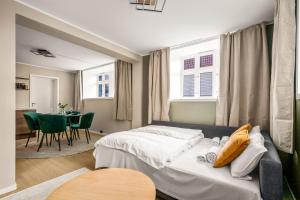 Bright & Stylish Apartment in City Center