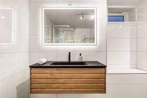 Bright & Stylish Apartment in City Center