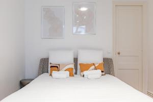 Beautiful 3 bedroom with balcony in Le Marais & Bastille on foot