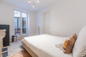 Beautiful 3 bedroom with balcony in Le Marais & Bastille on foot
