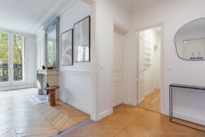 Beautiful 3 bedroom with balcony in Le Marais & Bastille on foot