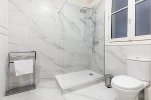 Beautiful 3 bedroom with balcony in Le Marais & Bastille on foot