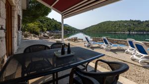 Beach house Jerko by Villas Guide