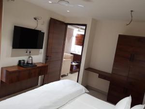 Hill Nest Studio Apartments