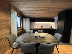 Bel appartement T4 au centre du village, proche des pistes, parking - FR-1-459-251