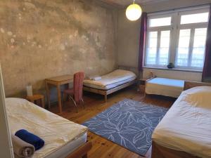 Grosses Privatzimmer mit Altbau-Charme