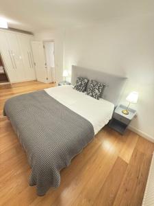 1BR Cannon Street Stay Sleeps 4 by Plotseeker