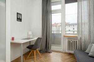 Bright Apartment Plac Muzealny in Wrocław Perfect for Remote Work by Noclegi Renters