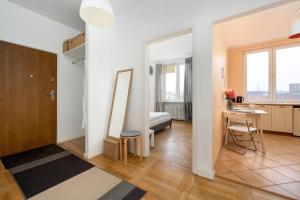 Bright Apartment Plac Muzealny in Wrocław Perfect for Remote Work by Noclegi Renters
