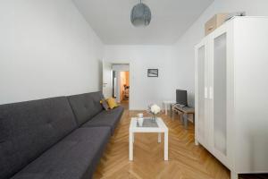 Bright Apartment Plac Muzealny in Wrocław Perfect for Remote Work by Noclegi Renters