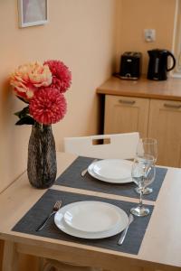 Bright Apartment Plac Muzealny in Wrocław Perfect for Remote Work by Noclegi Renters