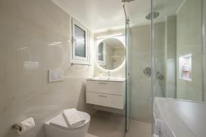 Sun-Kissed Koukaki Apartment City Views