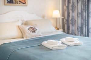 Sun-Kissed Koukaki Apartment City Views