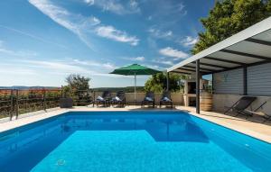 Beeindruckende Villa am Rande des Parenzana mit Privatpool, Babybett und toller Aussicht