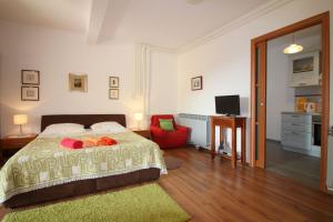 Helles Apartment mit privater Terrasse, alles zu Fuß erreichbar