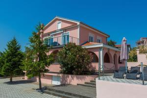 Hundefreundliche und moderne Villa mit Privatpool, Meerblick, BBQ-Bereich