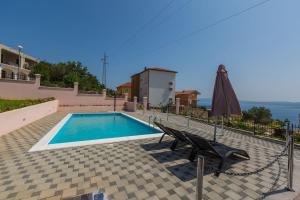 Hundefreundliche und moderne Villa mit Privatpool, Meerblick, BBQ-Bereich