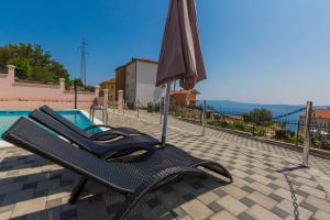 Hundefreundliche und moderne Villa mit Privatpool, Meerblick, BBQ-Bereich