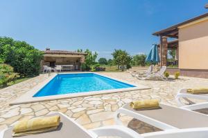 Traumhafte Villa mit Privatpool, Tischtennis, Babybett, Hundefreundlich